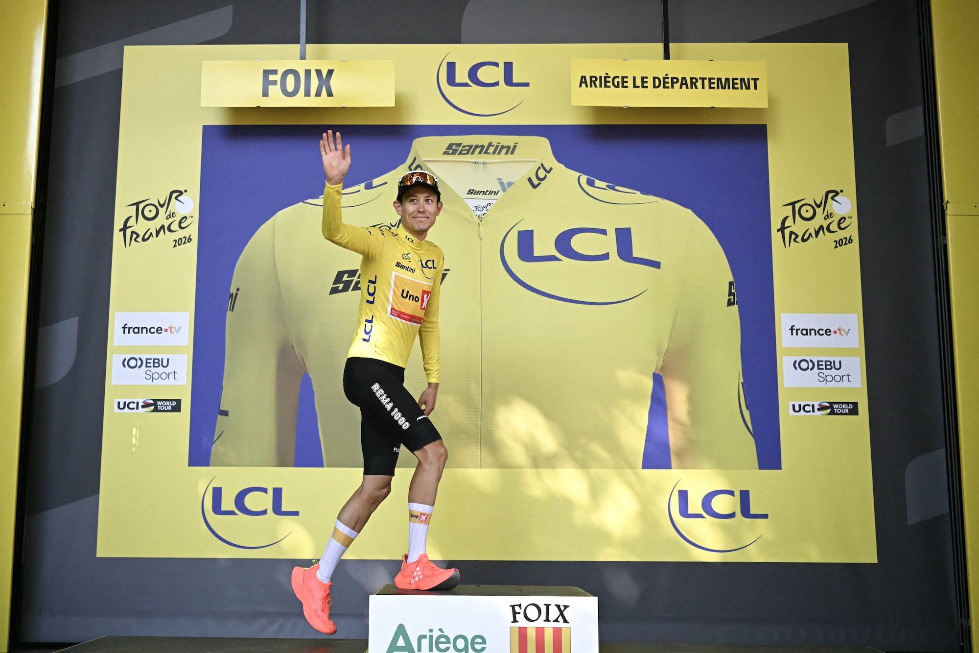 Torsten Tr&aelig;en takes yellow jersey at the Tour