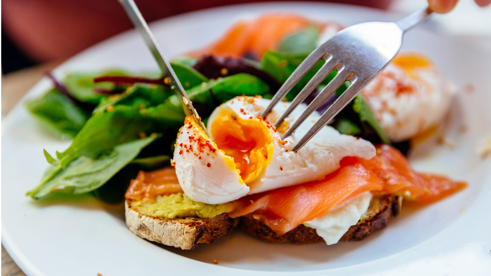 high protein foods: image shows egg and avocado toast
