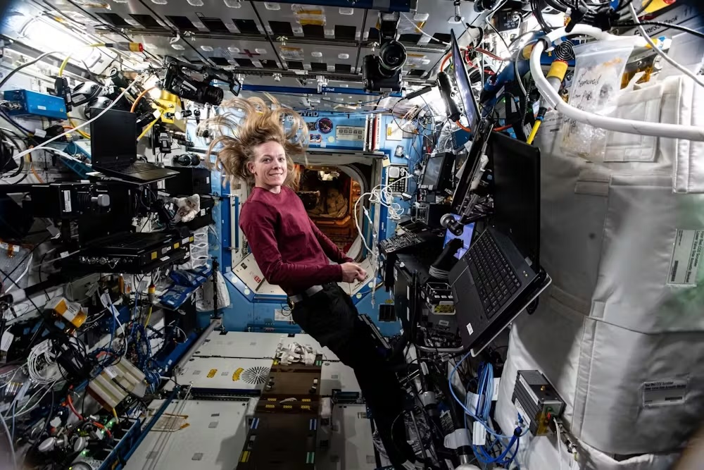 a female astronaut in the ISS