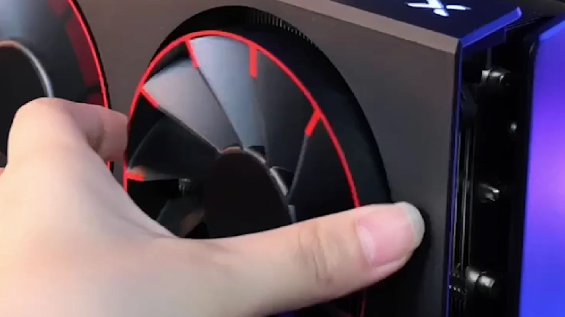 Err, is XFX working on swappable GPU fans? | PC Gamer