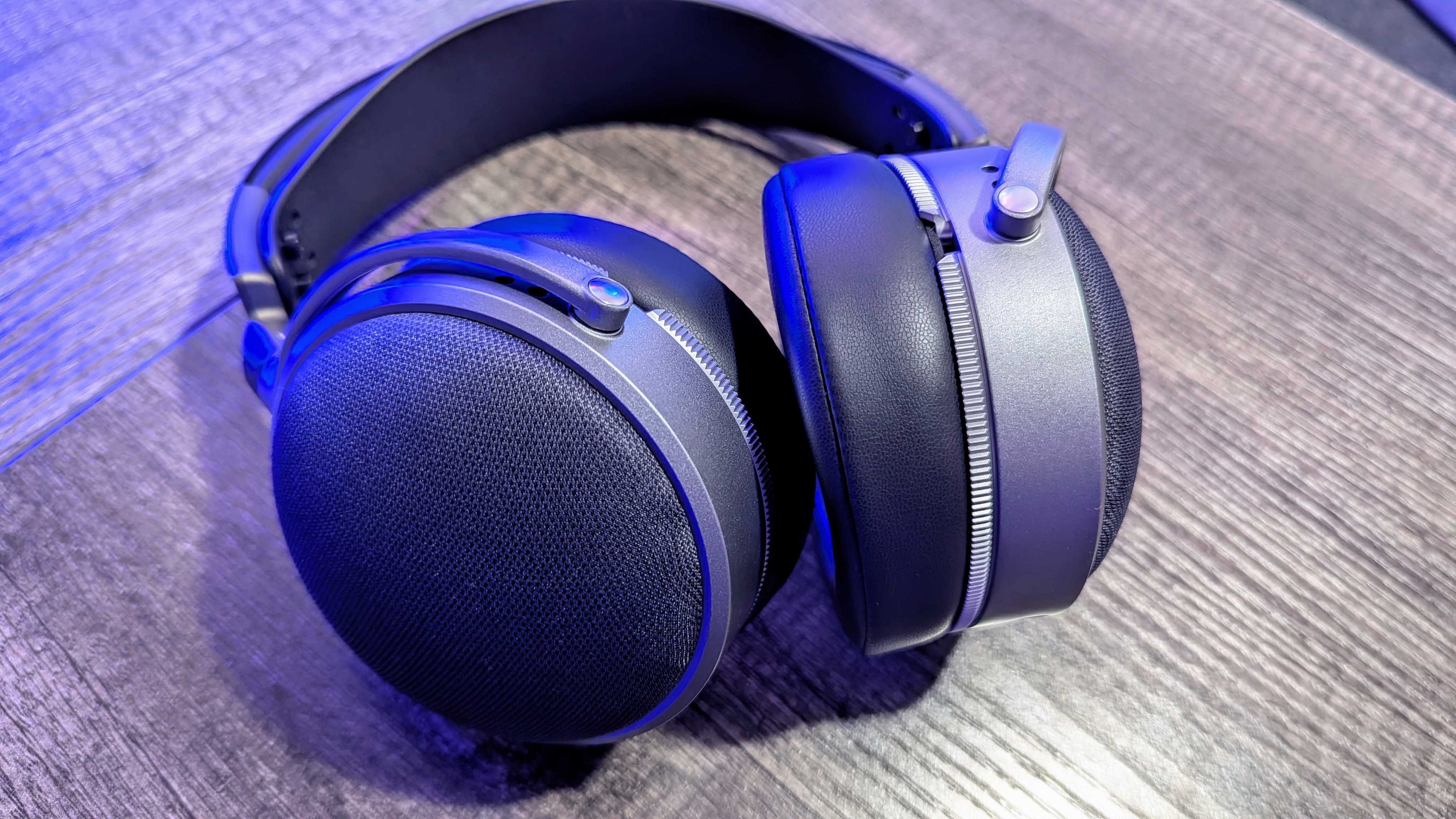 Image of the Audeze LCD-S20 wired headphones.