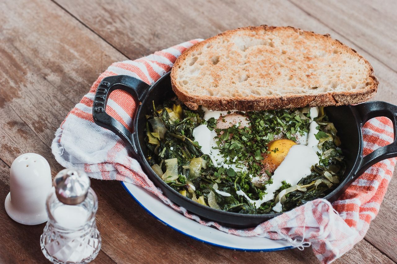 eggs in cast iron skillet