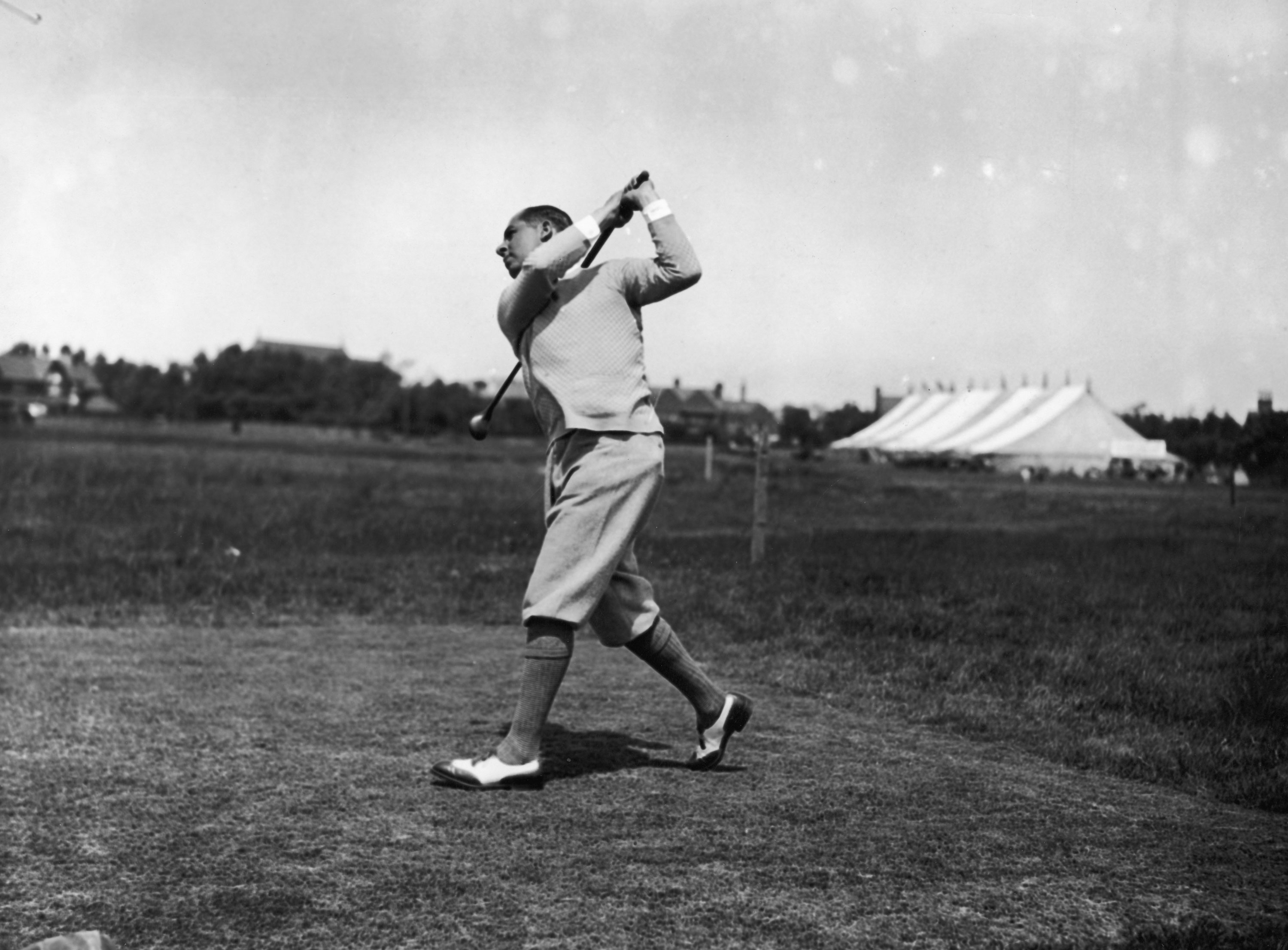 Walter Hagen swinging