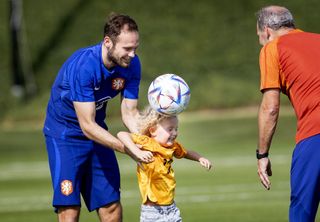 Daley Blind of Holland and Holland assistant trainer Danny Blind during a training session of the Dutch national team at the Qatar University training complex on November 30, 2022 in Doha, Qatar. The Dutch national team is preparing for the game in the eighth finals.
