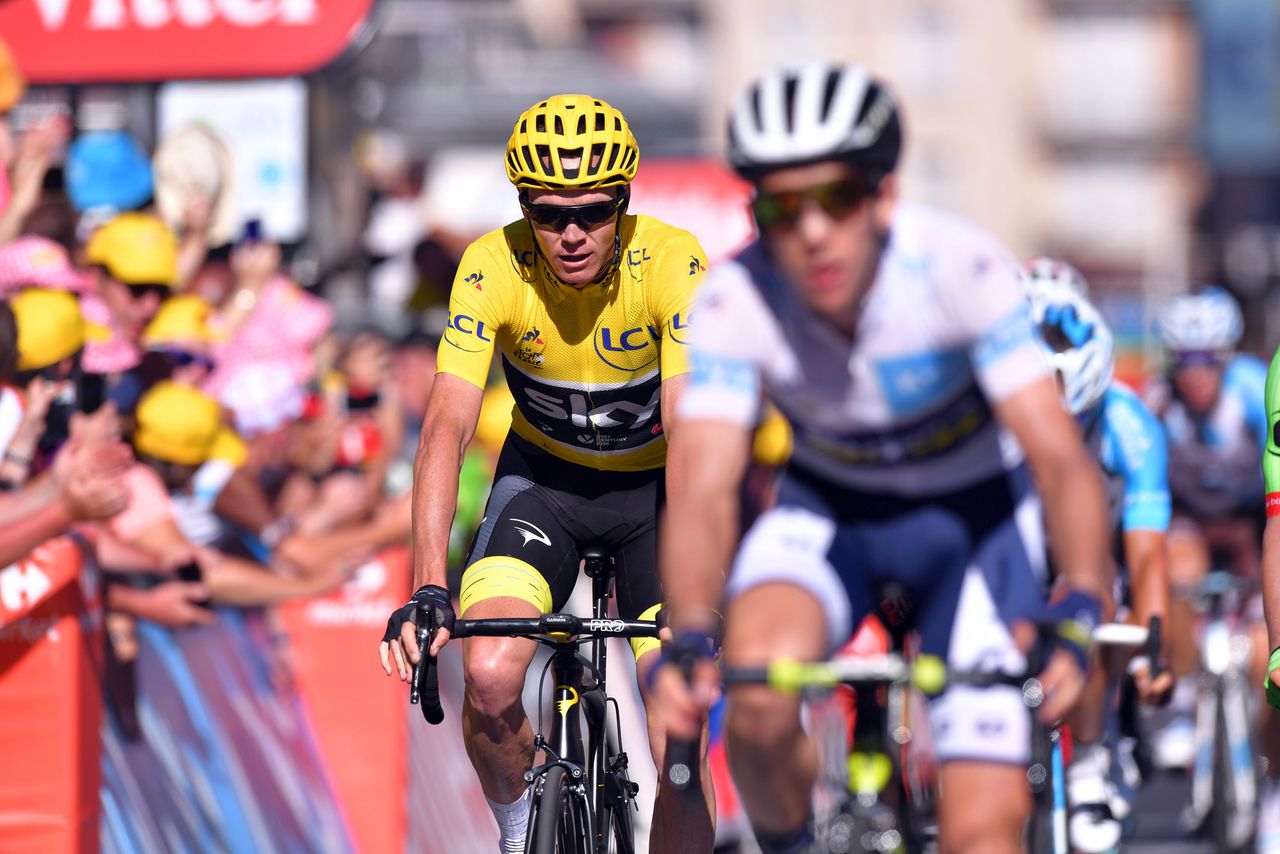 Simon Yates finishes ahead of Chris Froome