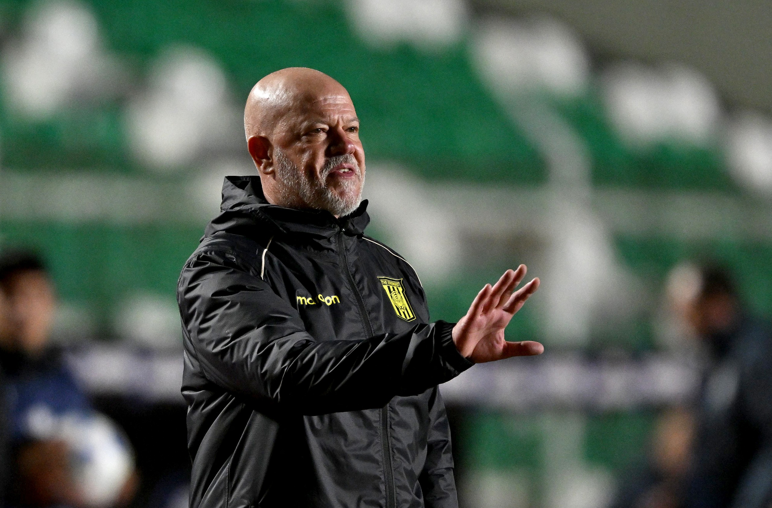 Antonio Carlos Zago managing The Strongest