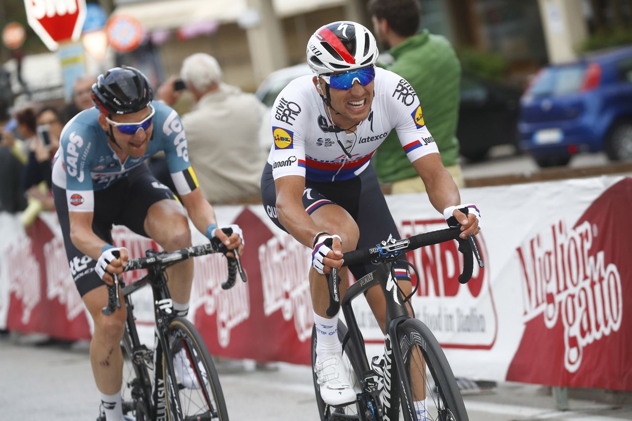 Zdenek Stybar and Tim Wellens give it their all in the final few kilometres