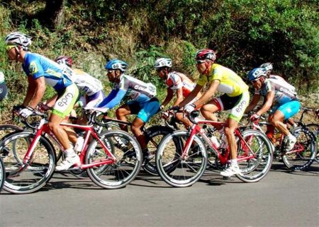 Race leader Juan Pablo Suarez Suarez (UNE - EPM) during stage four.