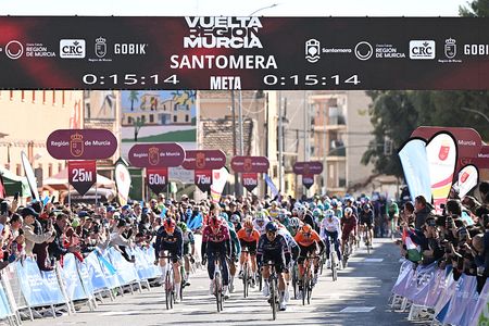 Vuelta a Murcia: riders complete the neutralised stage