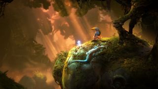 Ori console une triste créature des bois dans Ori and the Will of the Wisps