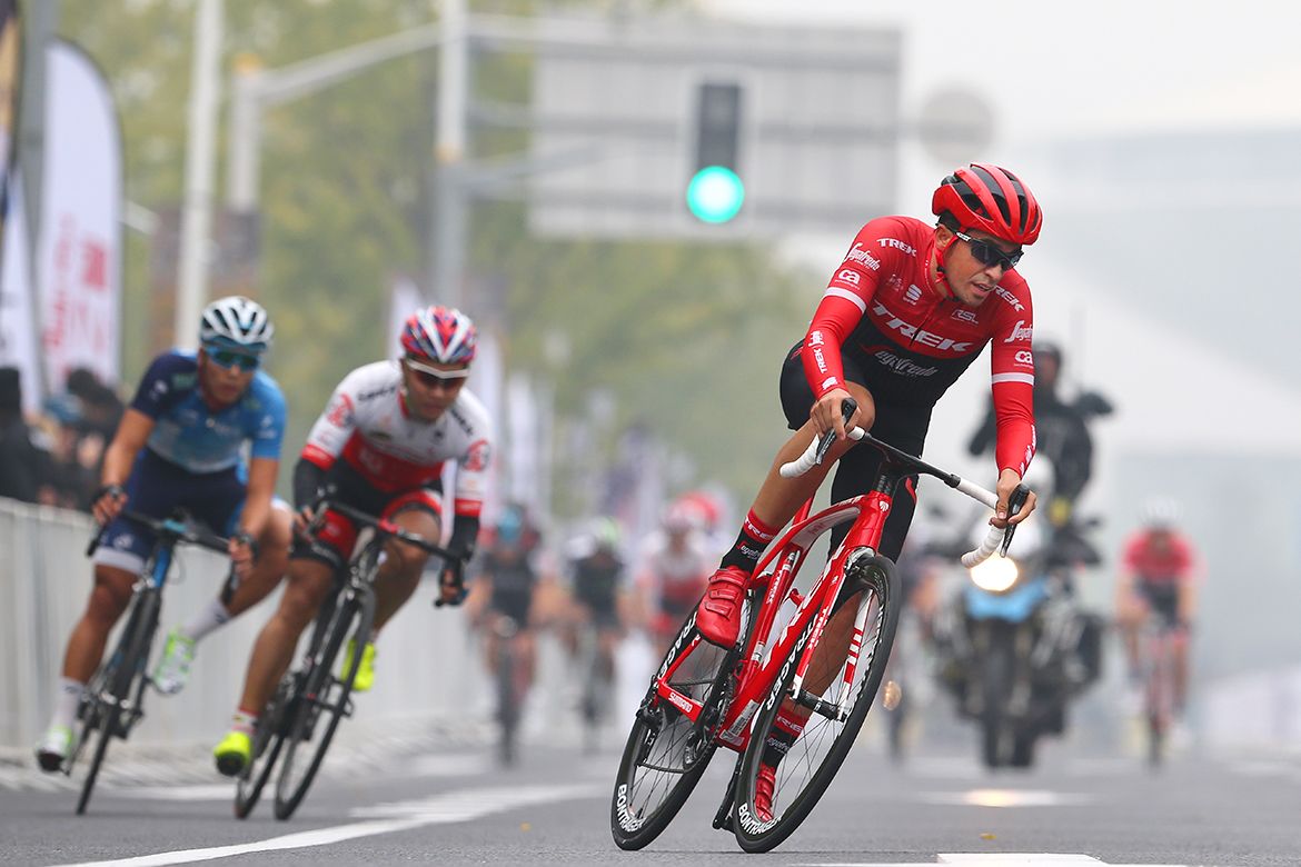 Alberto Contador in one of his final appearances on the bike