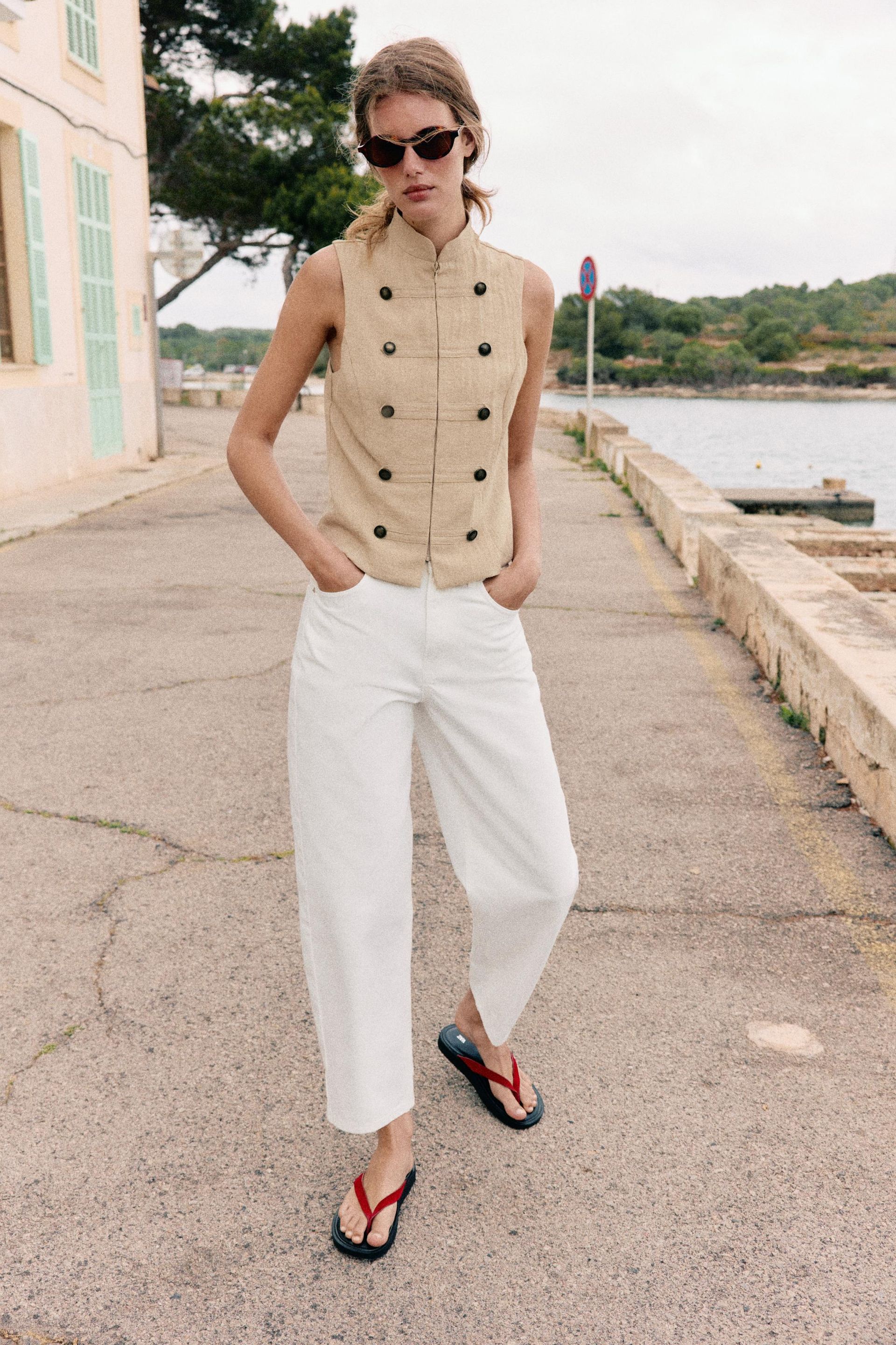 Z1975 Mid-Waist Barrel Jeans With Pressed Crease