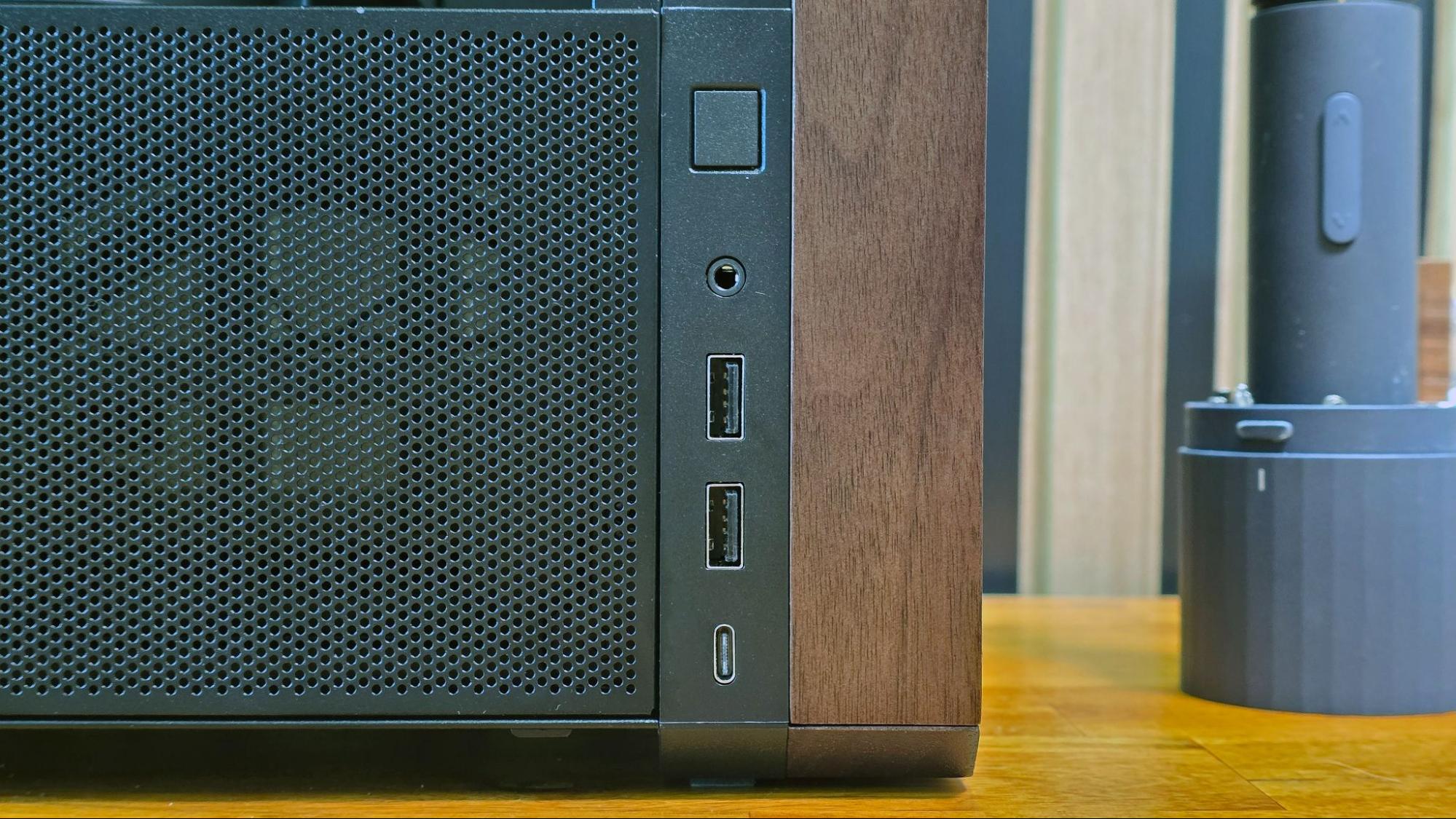 Lian Li Lancool 217 PC Case