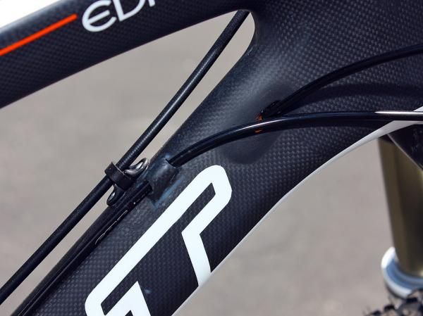 Cable routing on the new Edict is a mix of external and internal.