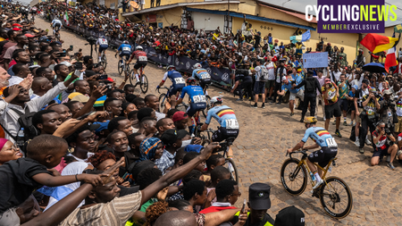 Crowds and peloton during men's road race at 2025 Road World Championships in Kigali