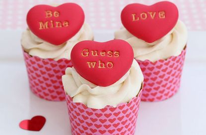 Heart cake decorations