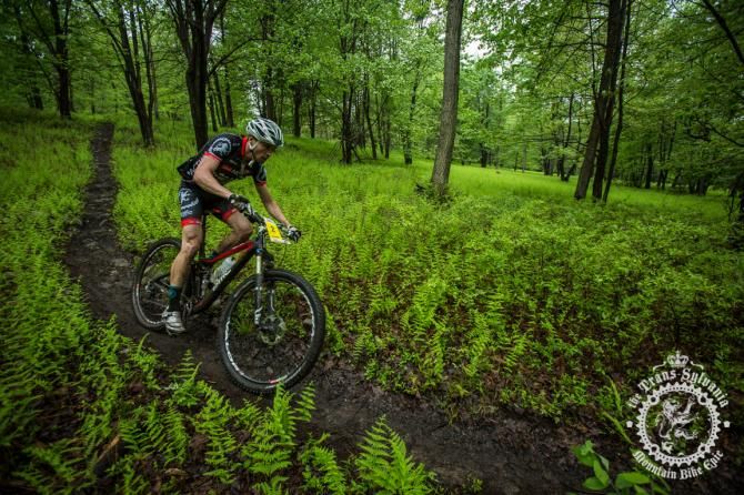Aaron Snyder makes a solo effort through the woods.