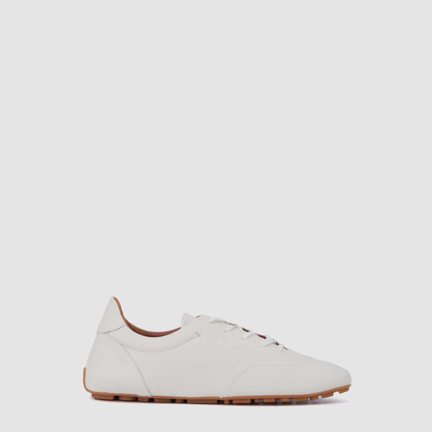 Qrystal - Off White / 5.5