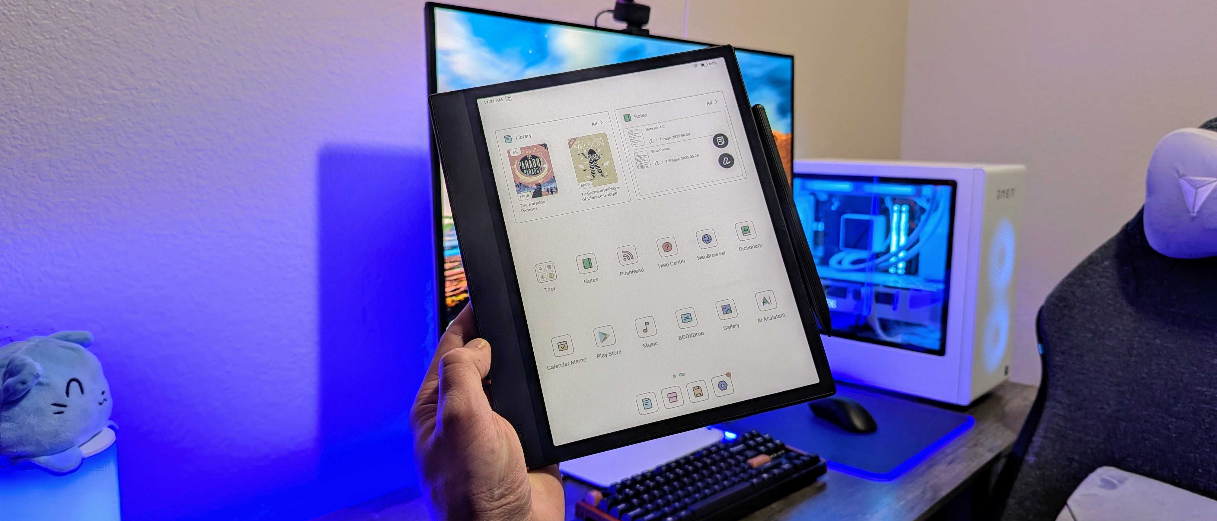 Image of the BOOX Note Air4 C E-Ink tablet.