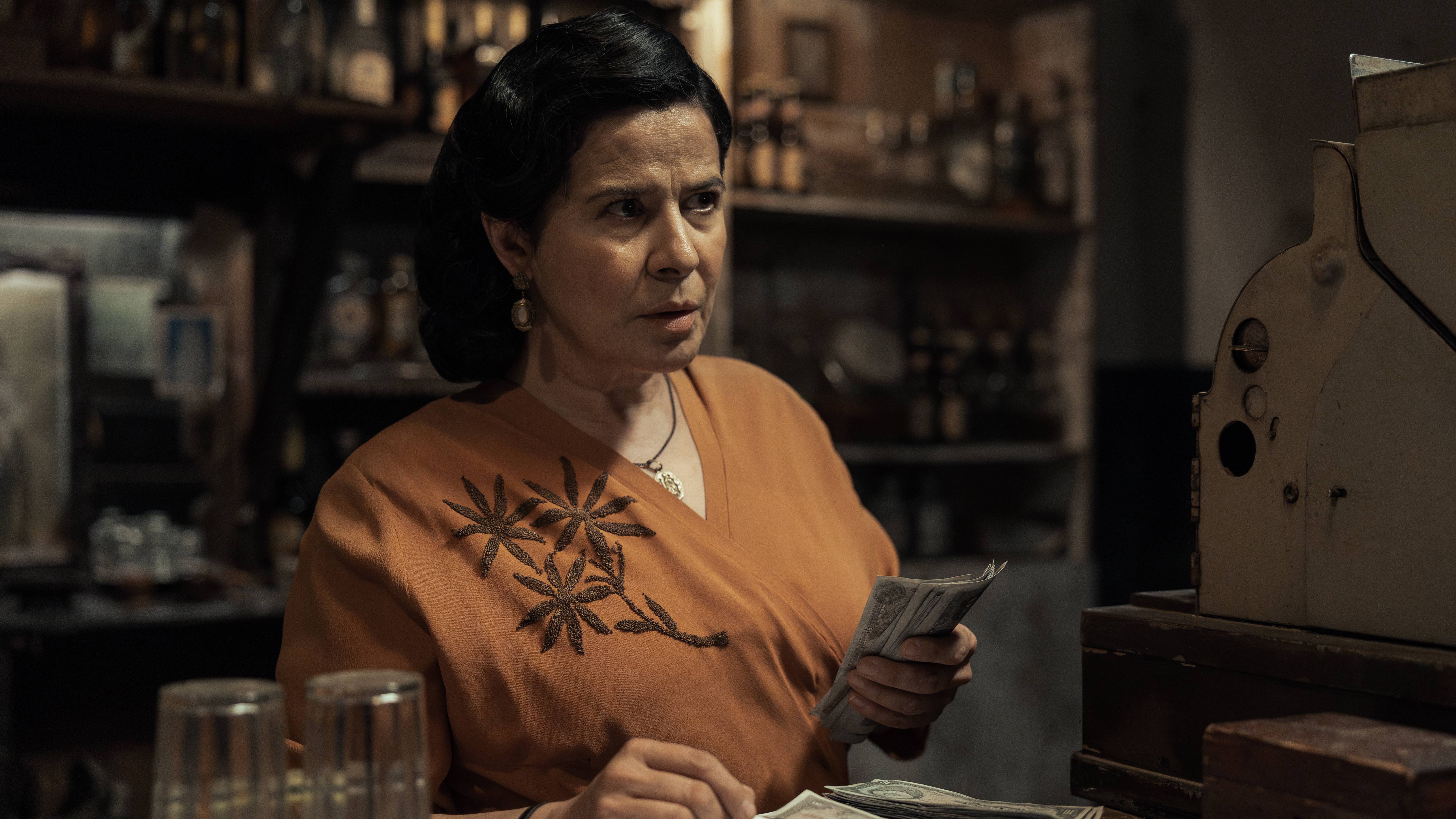 Arcelia Ram&amp;iacute;rez as Arc&amp;aacute;ngela in The Dead Girls