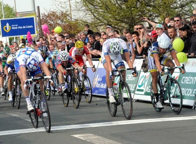 Arnaud Demare (FDJ) won stage 1 ahead of Ramon Sinkeldam (Argos-Shimano) and Kenny Van Hummel (Vacansoleil-DCM)