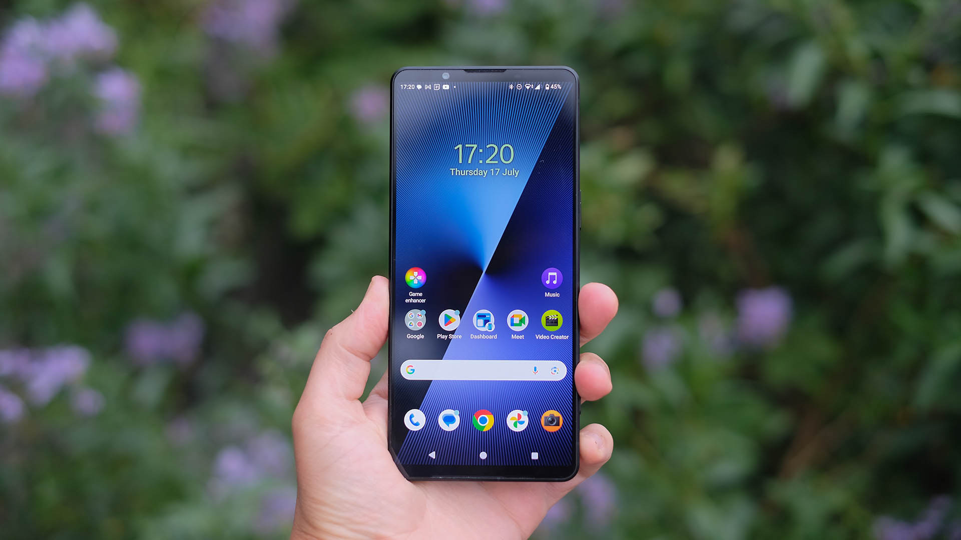 Sony Xperia 1 VII in the hand