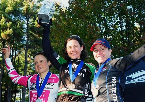 Women's Podium (L to R) Natasha Elliot (Garneau Club Chaussure) 2nd, Mary McConneloug (Kenda-Seven-No Tubes) 1st, Laura Van Gilder (C3 Athletes Serving Athletes) 3rd.
