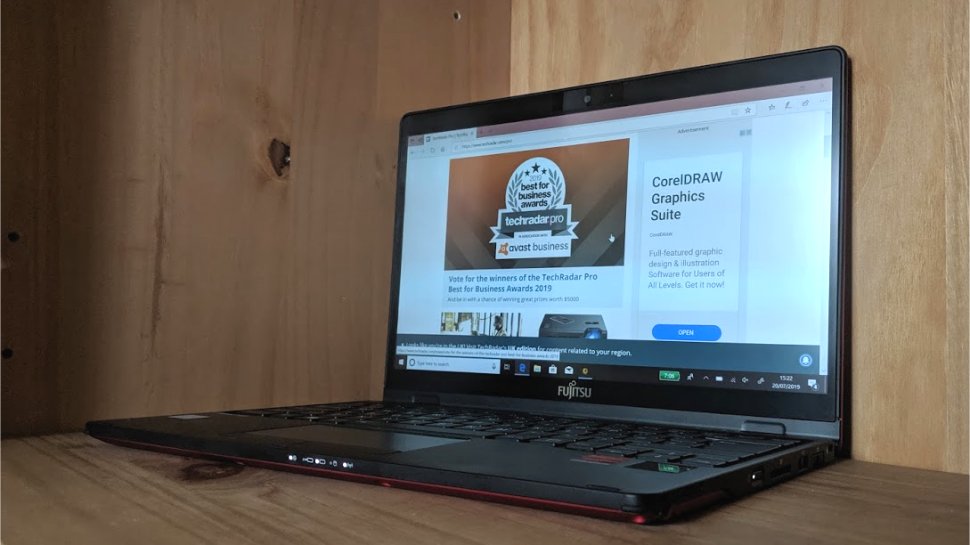Fujitsu Lifebook U939X 2-in-1 convertible business laptop review 
