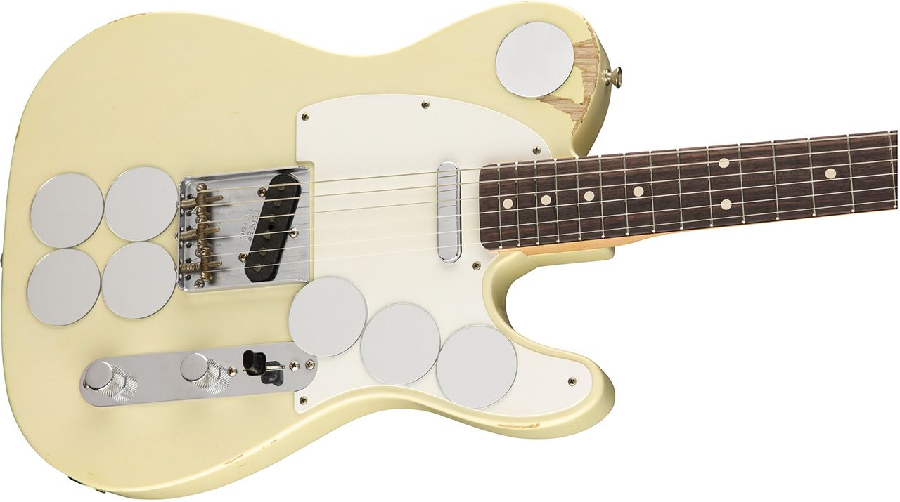 &copy; Fender PR