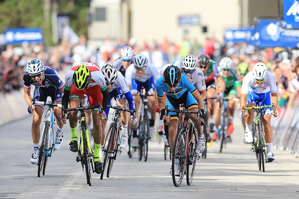 The leaders bear down on the finish in the U23 road race