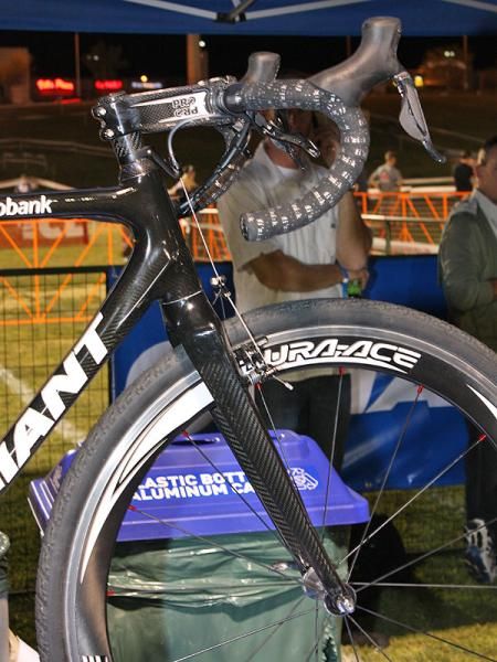 The front end of the bike uses a tapered 1 1/8"-to-1 1/4" steerer like on the TCR Advanced SL.