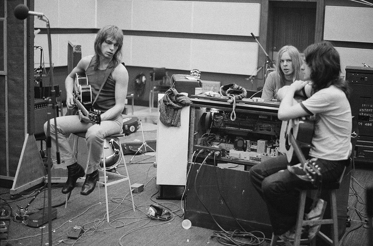 'Fragile' at 50: Steve Howe Tells the Story Behind Yes‘s Landmark Album ...