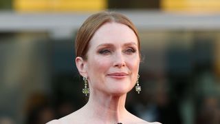 Mother of the bride makeup on Julianne Moore