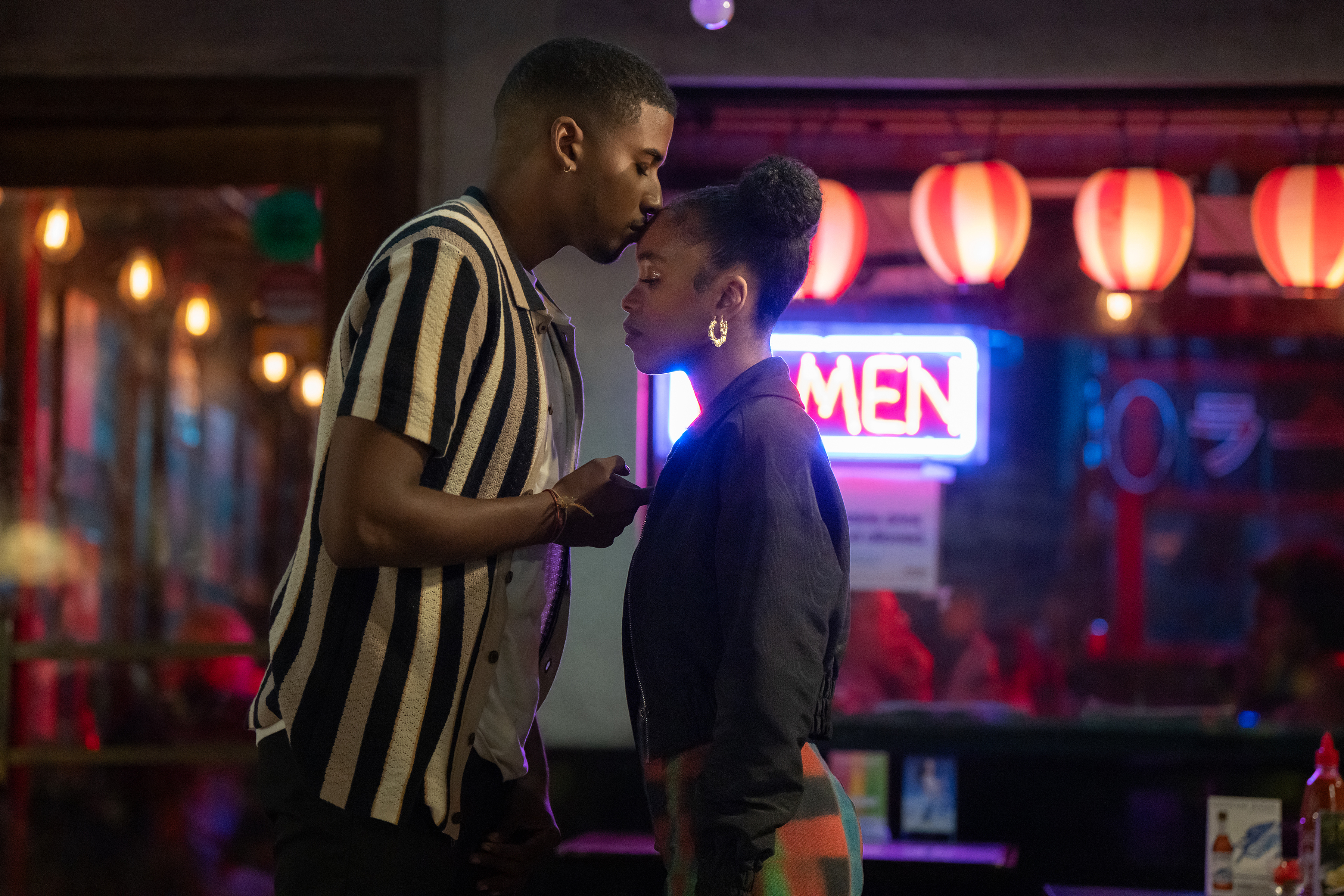 justin kisses keisha on the forehead at a bar in the last episode of forever