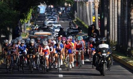 The women's peloton in Guadalajara