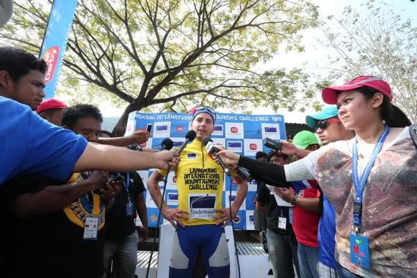 Race leader Fabian Giger (Rabobank/Giant) speaks to the media