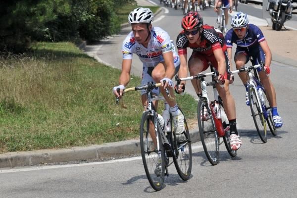 Johan Mombaerts (Big Mat - Auber 93) on the attack.