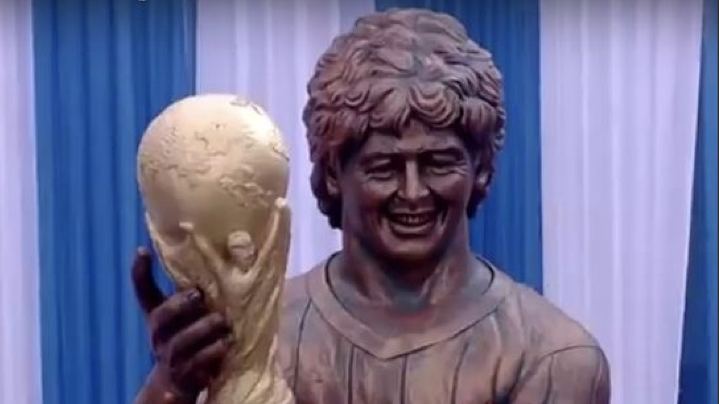 Maradona statue