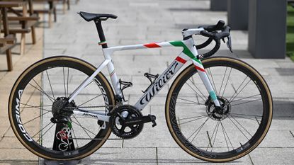 Simon Velasco's Wilier Filante SLR race bike