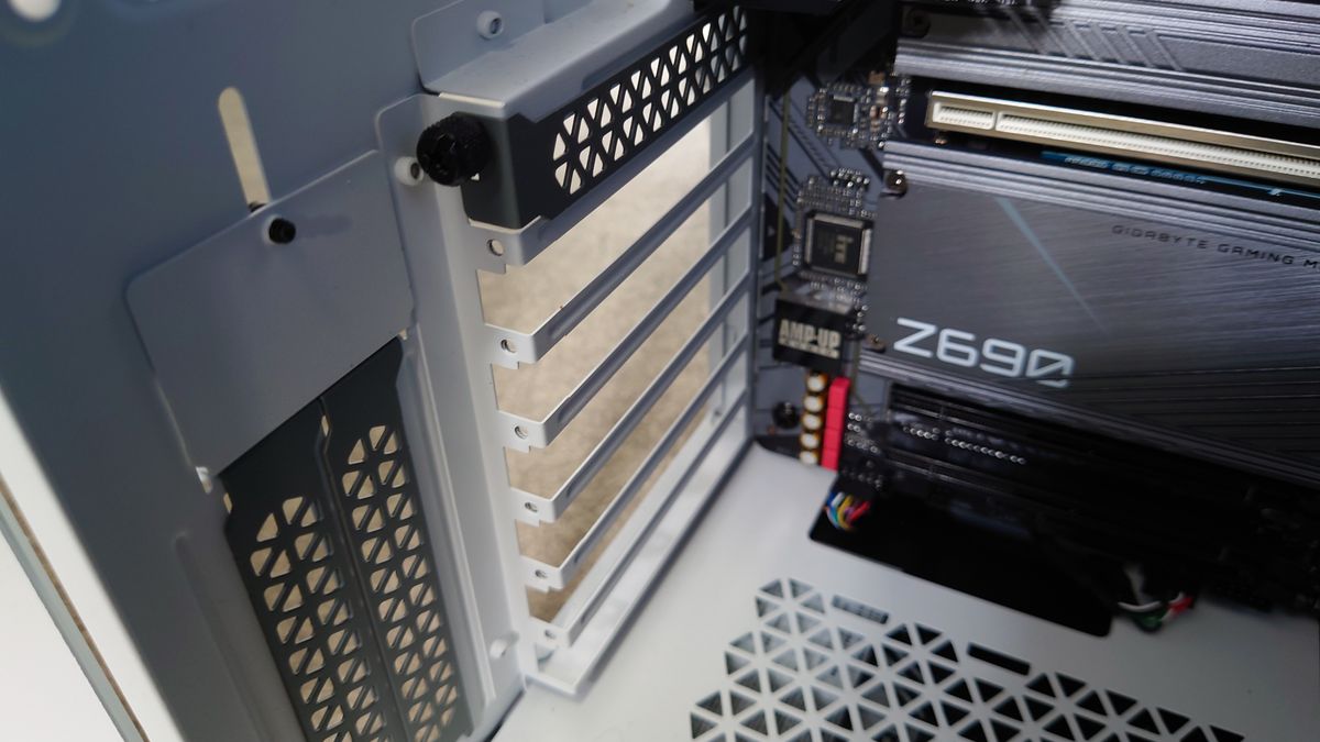 Remove the PCIe slot trays