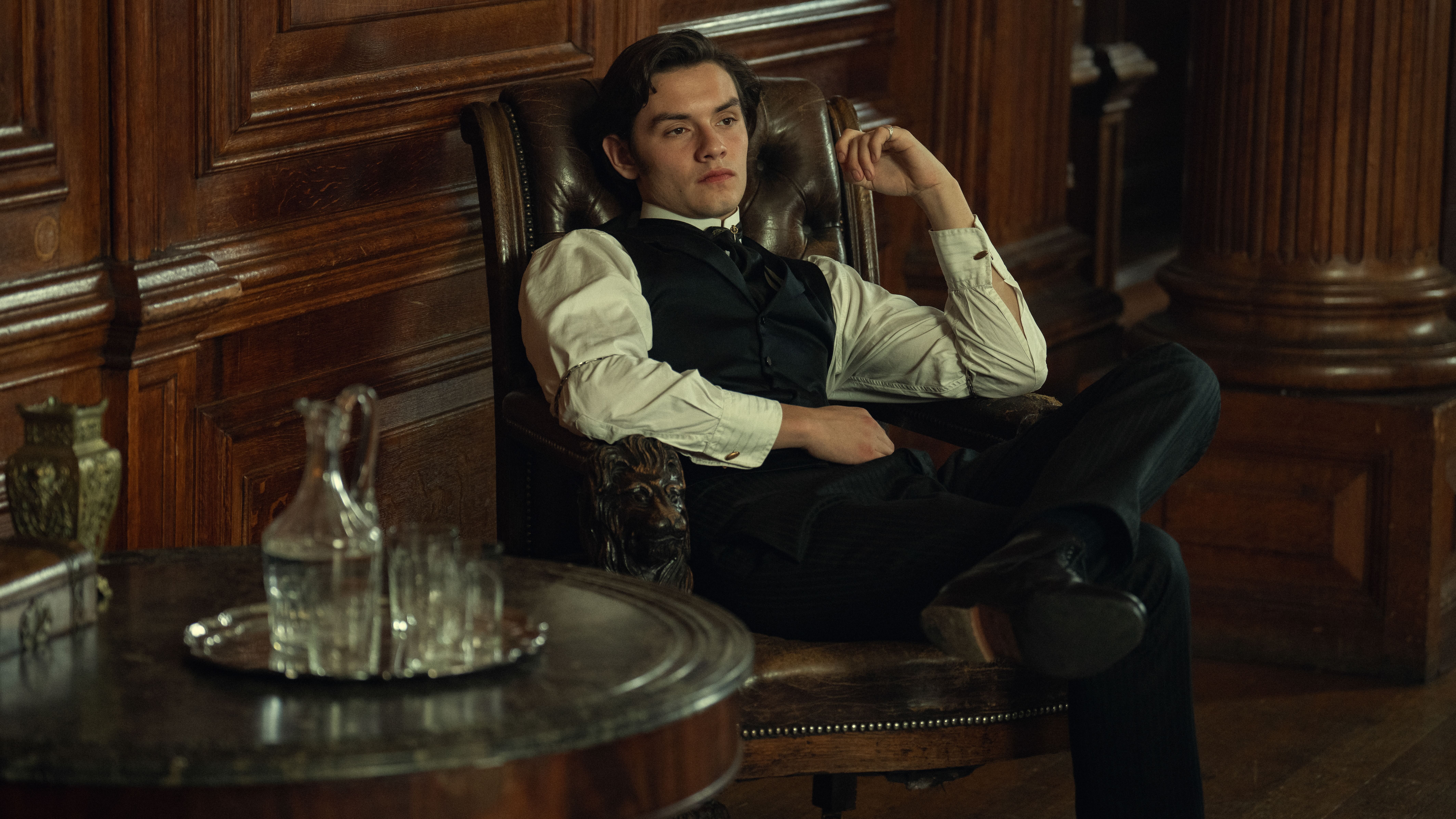 an image of Louis Partridge as Edward Guinness in House of Guinness