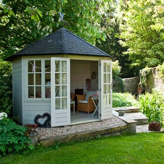 garden with shed