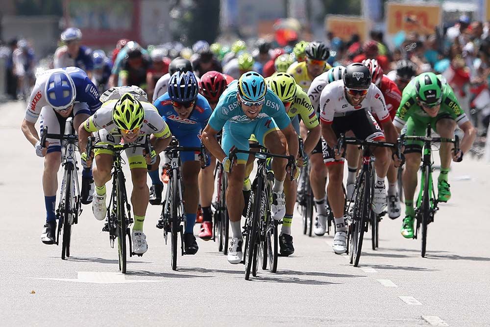 Andrea Guardini (Astana) puts down his power