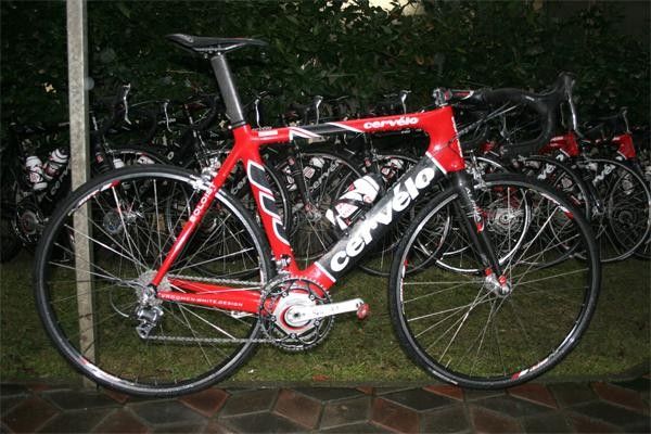 The Cerv&eacute;lo Soloist Carbon is the 2006 road bike