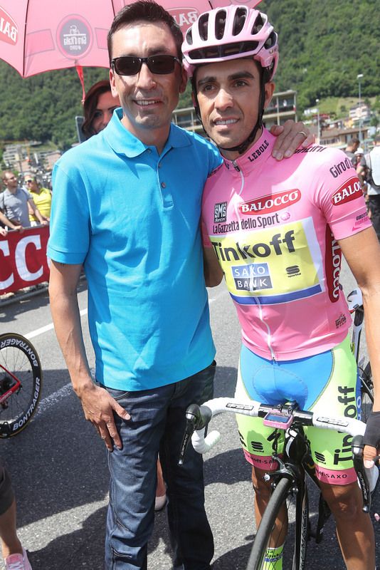Mauricio Soler with Alberto Contador on the stage line