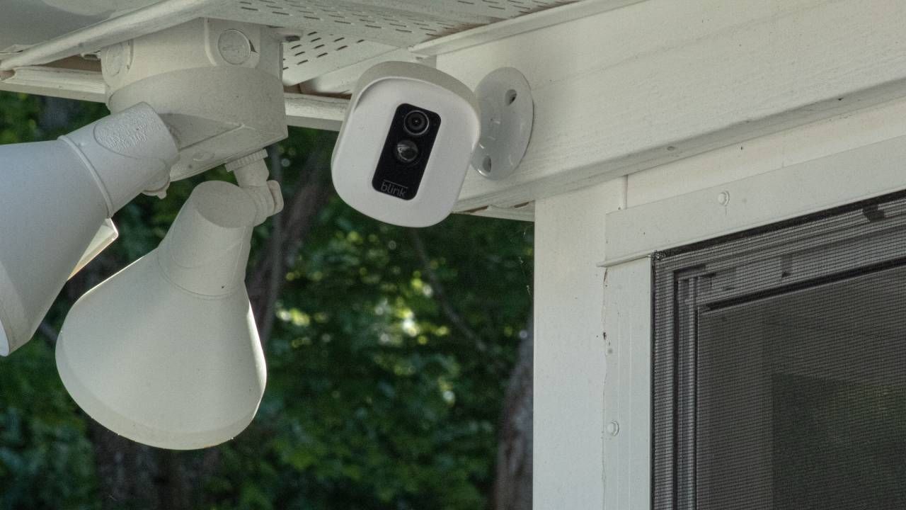 Home security tips for holidays