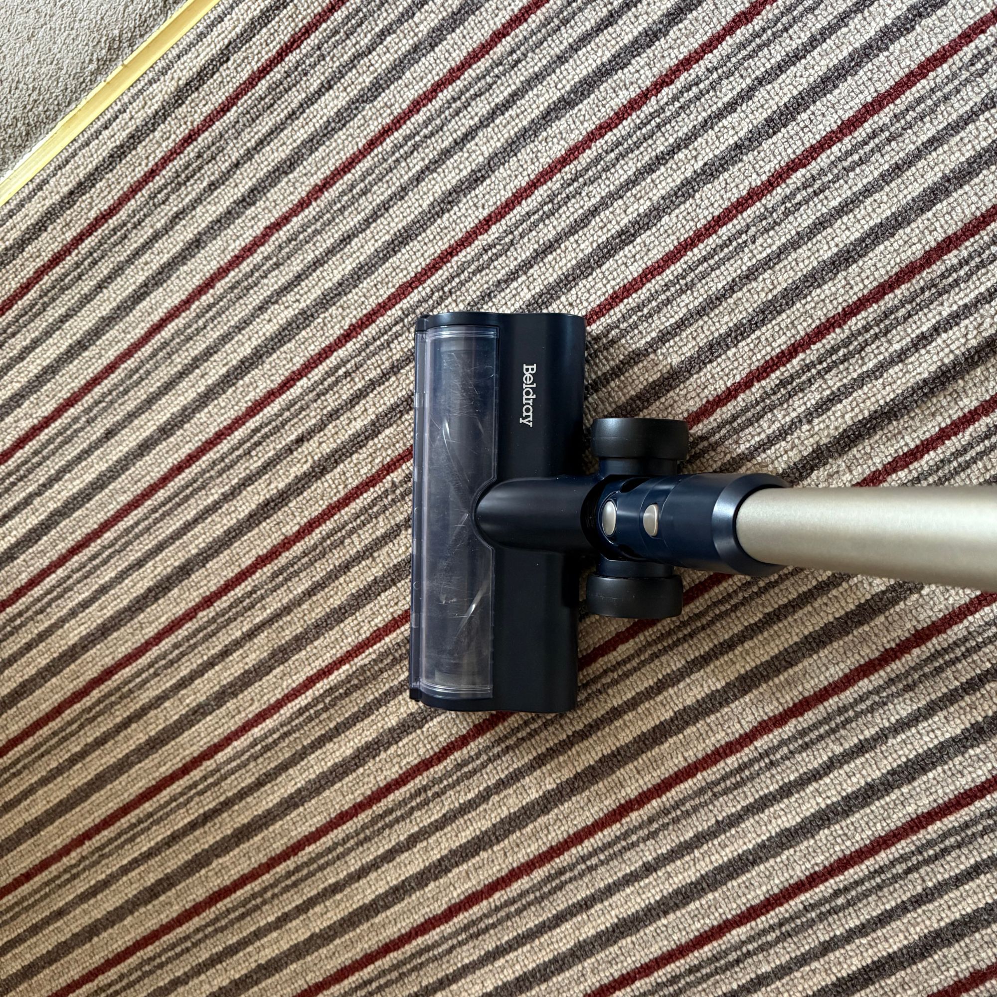 Using the Beldray Airgo on a striped carpet