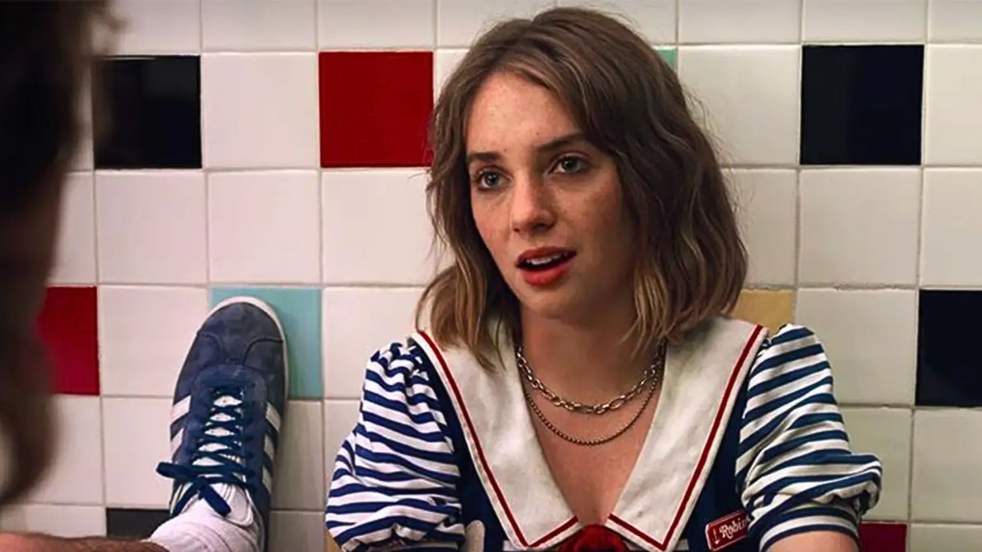 an image of Maya Hawke in character in an episode of Stranger Things