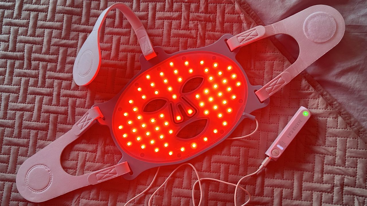 HigherDOSE Red Light Face Mask review