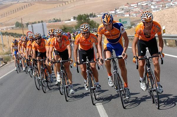 Things looked pretty orange on the front for a while as Rabobank and mostly Euskaltel tried to reduce the gap to the break.